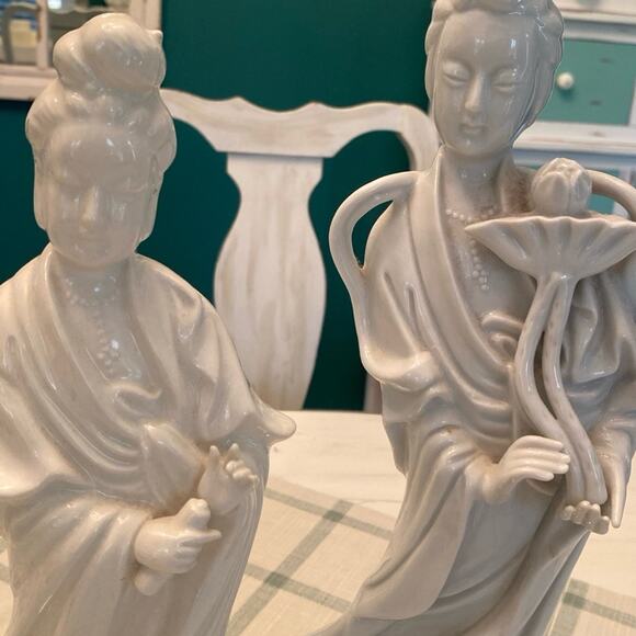 Set of Porcelain Figurines - Picture 2 of 7